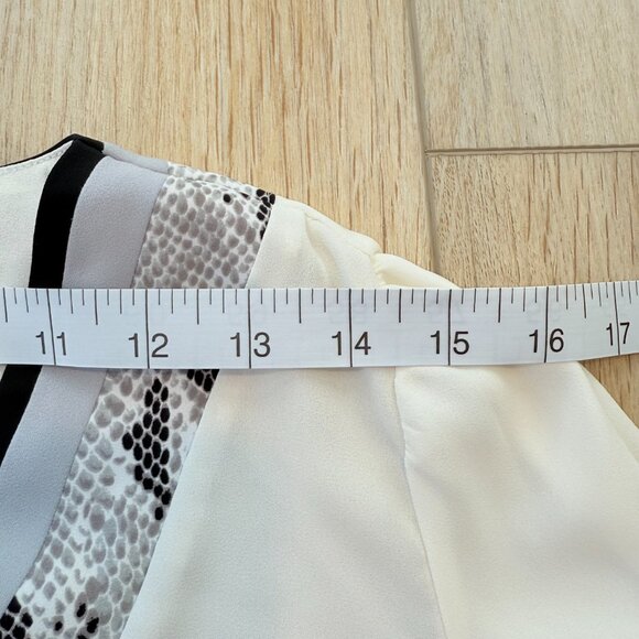Express Snakeskin Trim Blouse ππ€π€ β Size Small β¨ - Picture 9 of 11